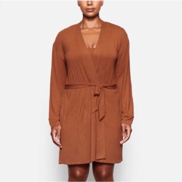 SKIMS Women's Robe in Rich Mustard - Picture 10 of 11